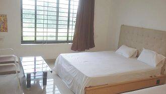 Hotel Goldshine Inn, Sendhwa 3